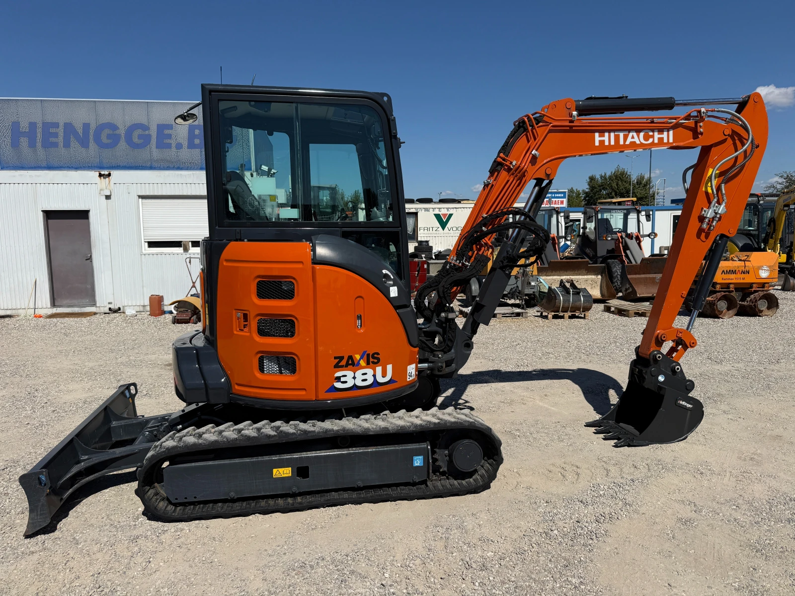 Багер Hitachi ZX 38U-6 - ФАБРИЧНО НОВ, снимка 11 - Индустриална техника - 55803491