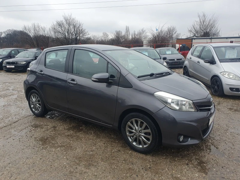 Toyota Yaris 1.3i , снимка 4 - Автомобили и джипове - 40069202