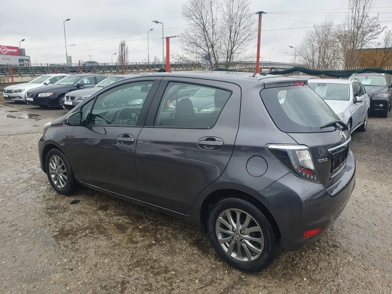 Toyota Yaris 1.3i , снимка 7 - Автомобили и джипове - 40069202