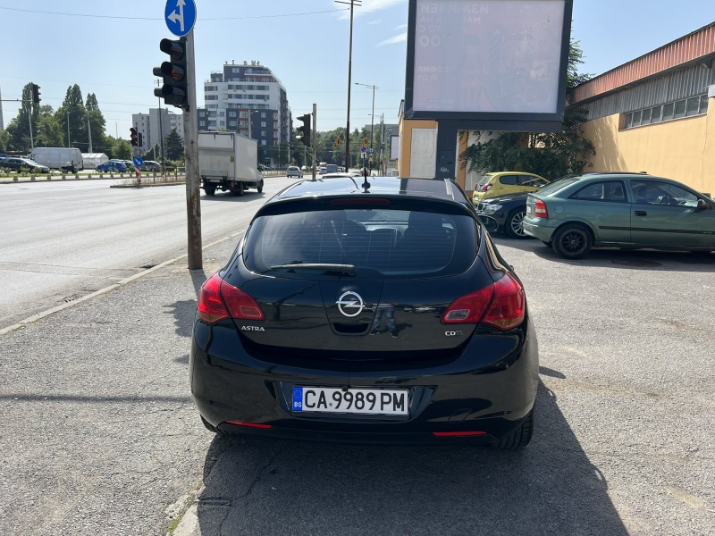 Opel Astra 1.7 CDTi, снимка 5 - Автомобили и джипове - 42282470
