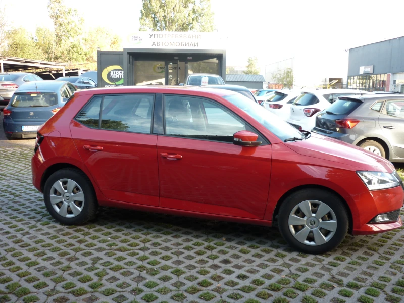 Skoda Fabia MPI , снимка 4 - Автомобили и джипове - 47549807