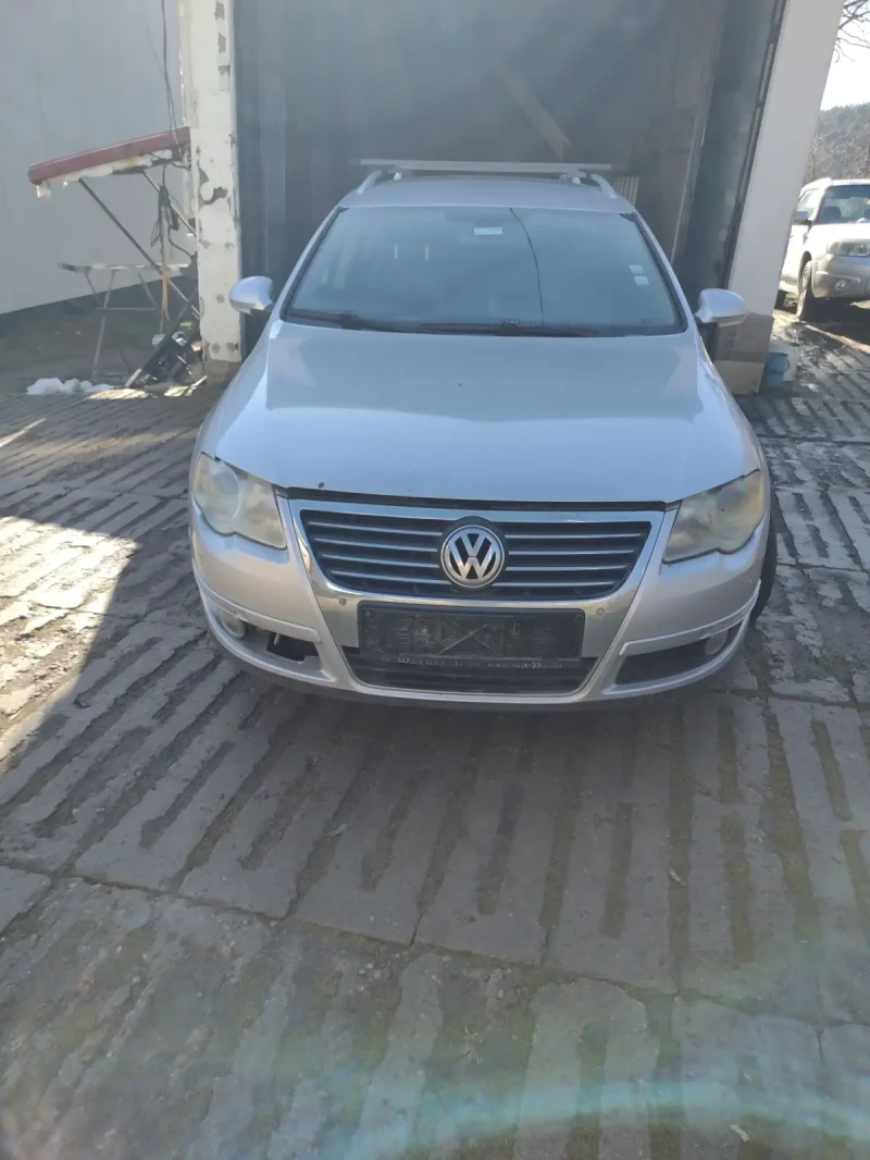 VW Passat, снимка 1 - Автомобили и джипове - 48619801