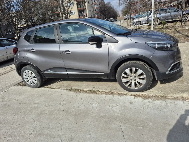 Renault Captur, снимка 4 - Автомобили и джипове - 49376246