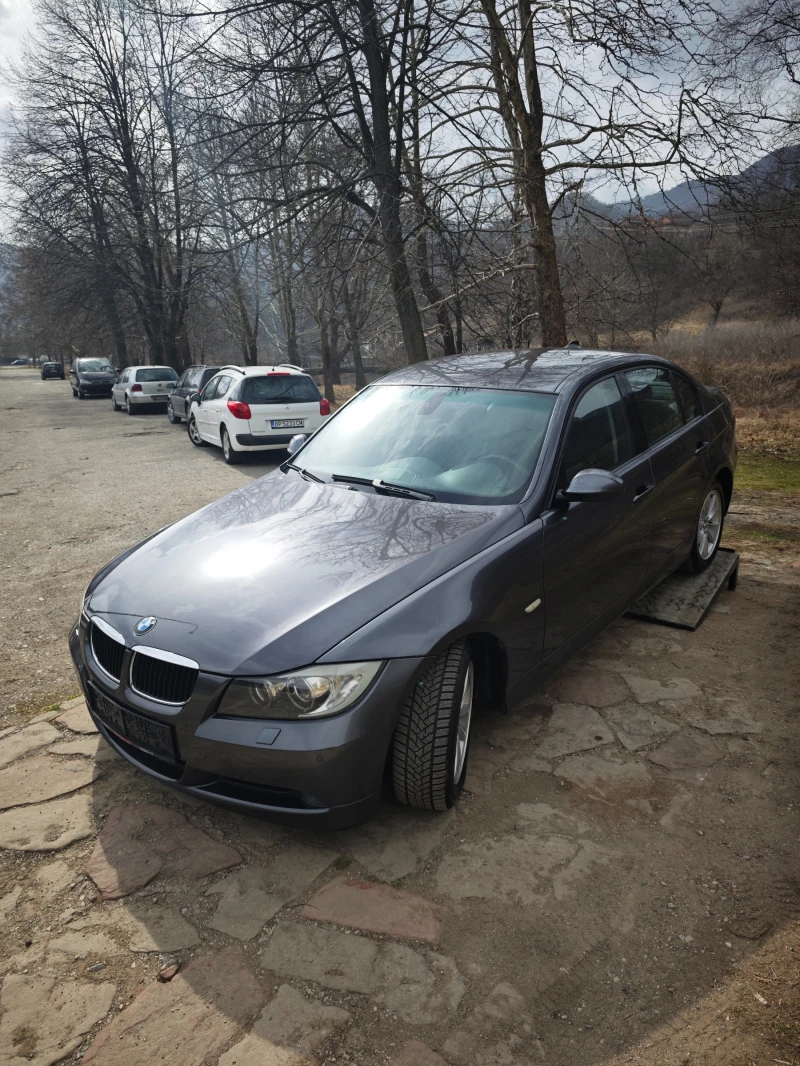 BMW 320 2.0TDI НАВИГАЦИЯ, снимка 3 - Автомобили и джипове - 49573384