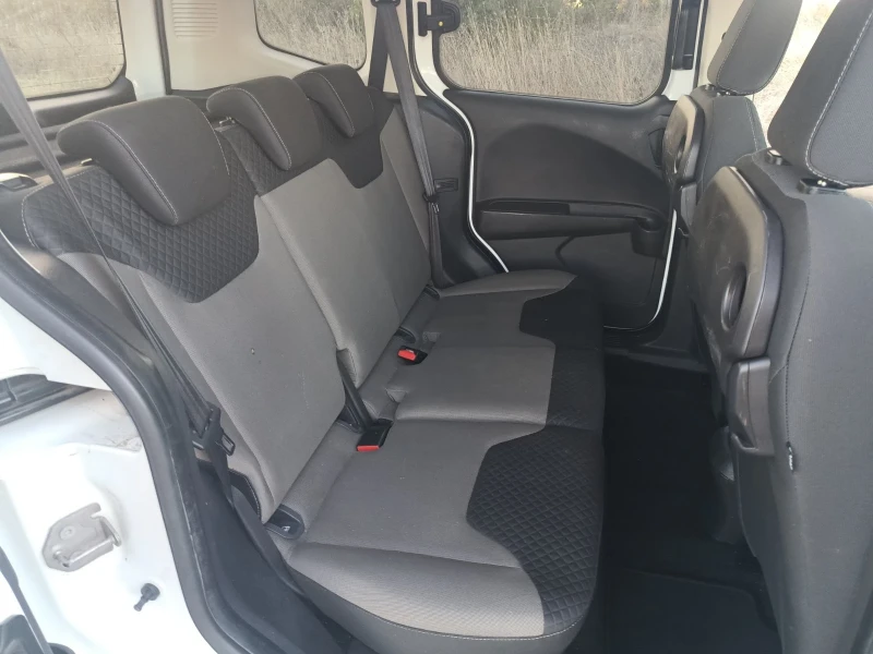 Ford Courier Tourneo Courier 1.5 Tdci Euro 6B, снимка 13 - Автомобили и джипове - 52638164
