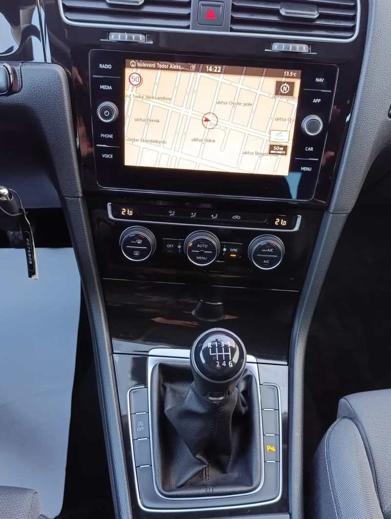 VW Golf  1.5 CNG , снимка 10 - Автомобили и джипове - 52082568