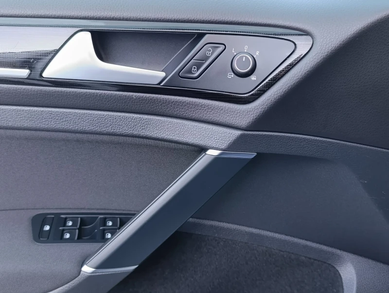 VW Golf  1.5 CNG , снимка 12 - Автомобили и джипове - 52082568