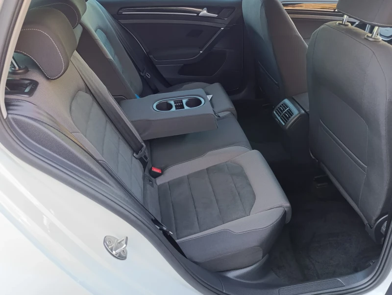 VW Golf  1.5 CNG , снимка 14 - Автомобили и джипове - 52082568