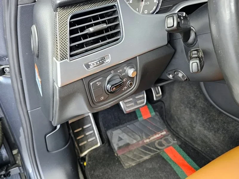 Audi S8 4.0 TFSI QUATTRO, снимка 16 - Автомобили и джипове - 54922190