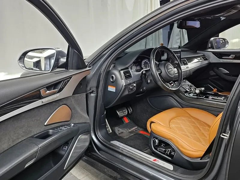 Audi S8 4.0 TFSI QUATTRO, снимка 10 - Автомобили и джипове - 54922190