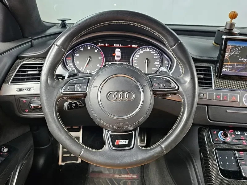 Audi S8 4.0 TFSI QUATTRO, снимка 13 - Автомобили и джипове - 54922190