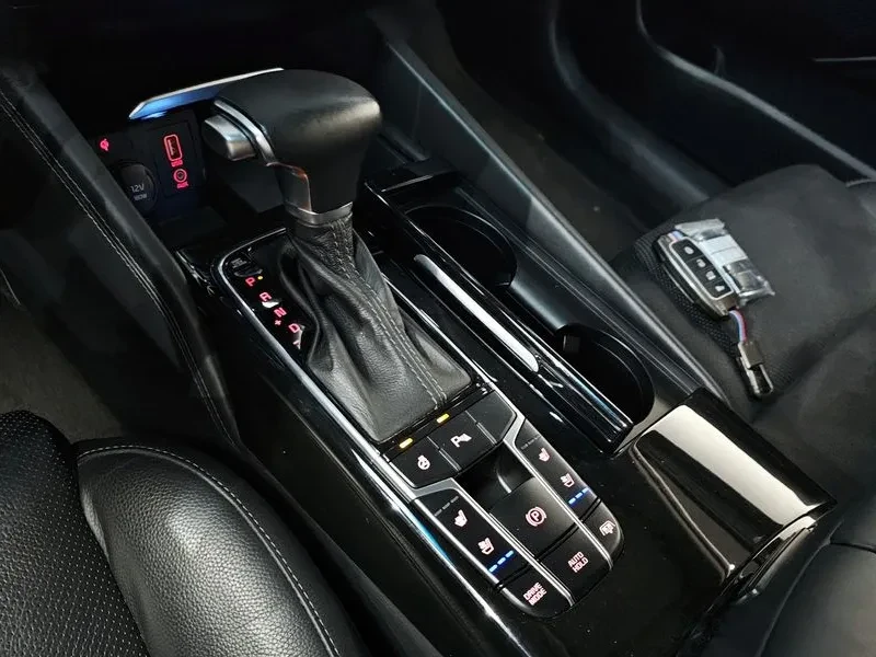 Kia K7 LIMITED 3.3 GDI, снимка 9 - Автомобили и джипове - 55702473