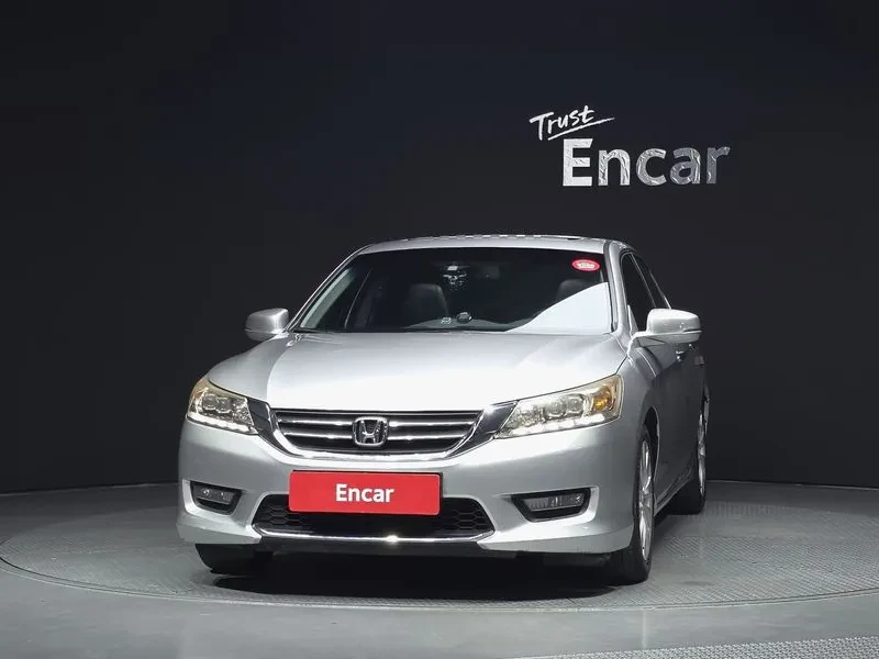 Honda Accord 2.4 9Th Generation, снимка 5 - Автомобили и джипове - 56020371