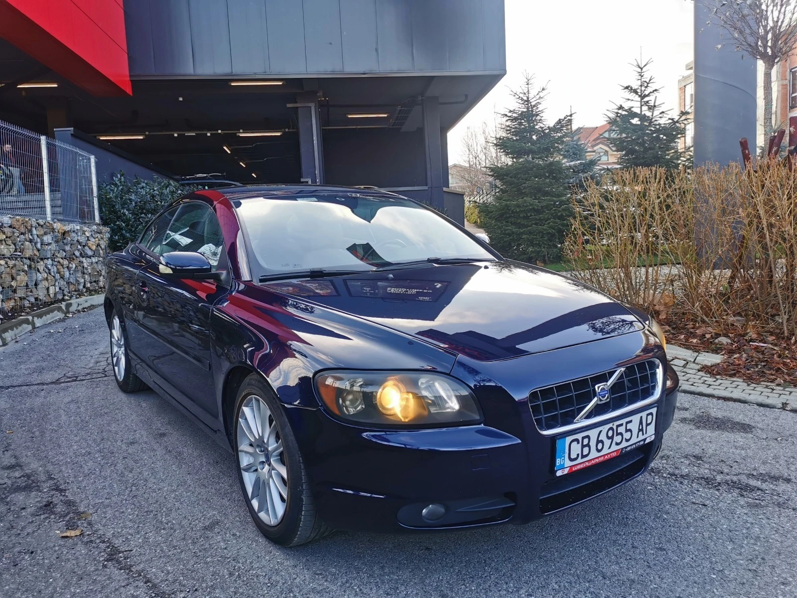 Volvo C70 2.4 D5/АВТОМАТИК/180К.С. - изображение 2