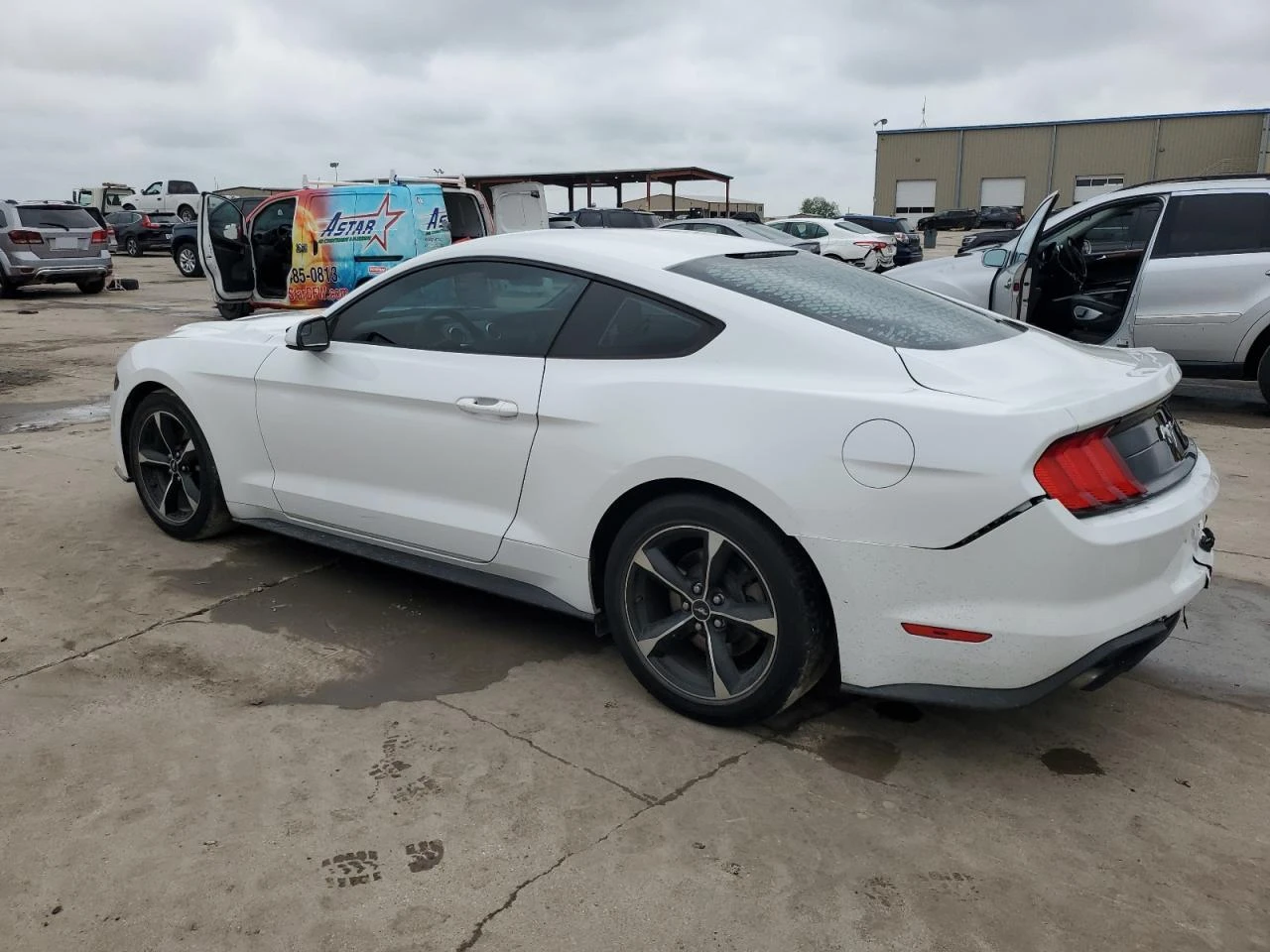 Ford Mustang ECOBOOST/КРАЙНА ЦЕНА/ПЪЛНА СЕРВИЗНА ИСТОРИЯ! - изображение 6