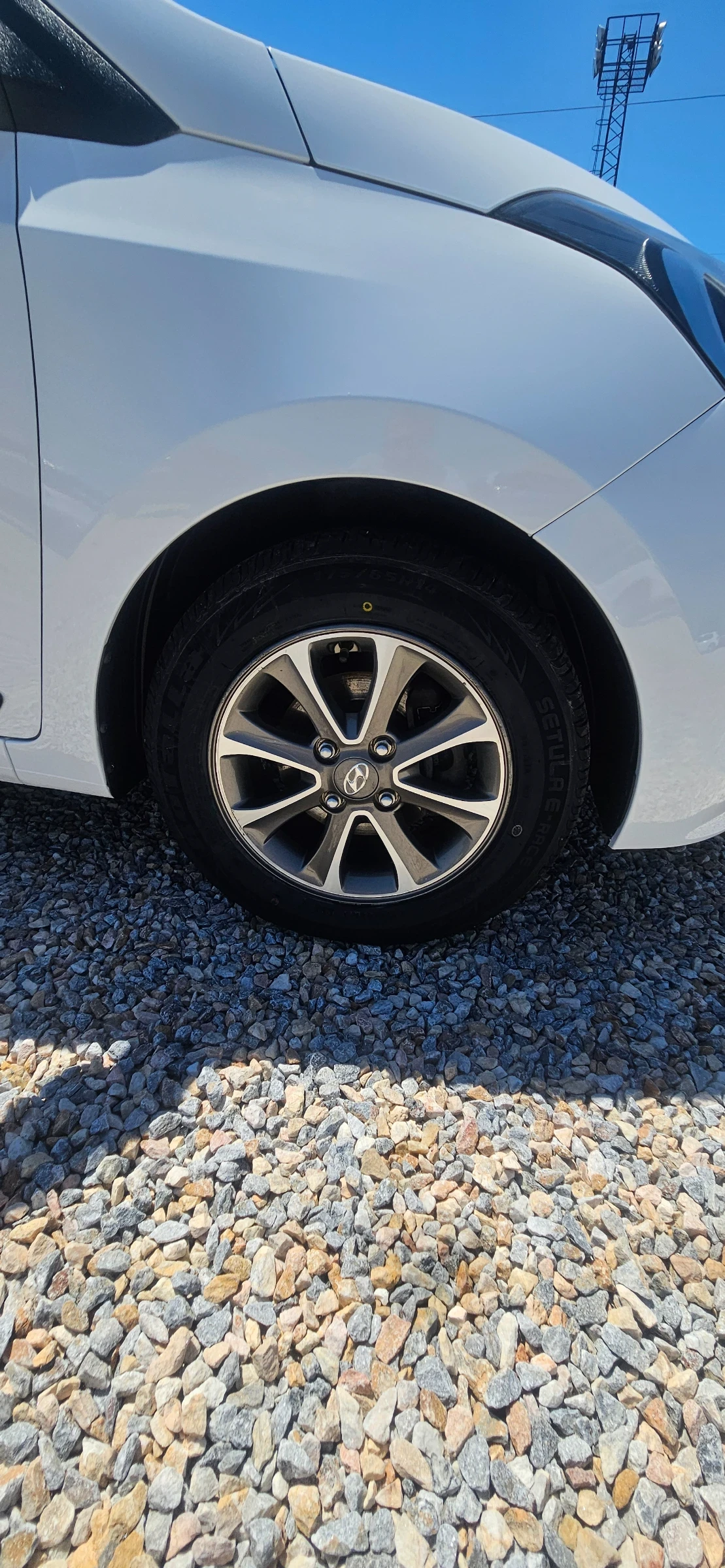 Hyundai I10 1.2 автомат 4 цилиндъра  - изображение 10
