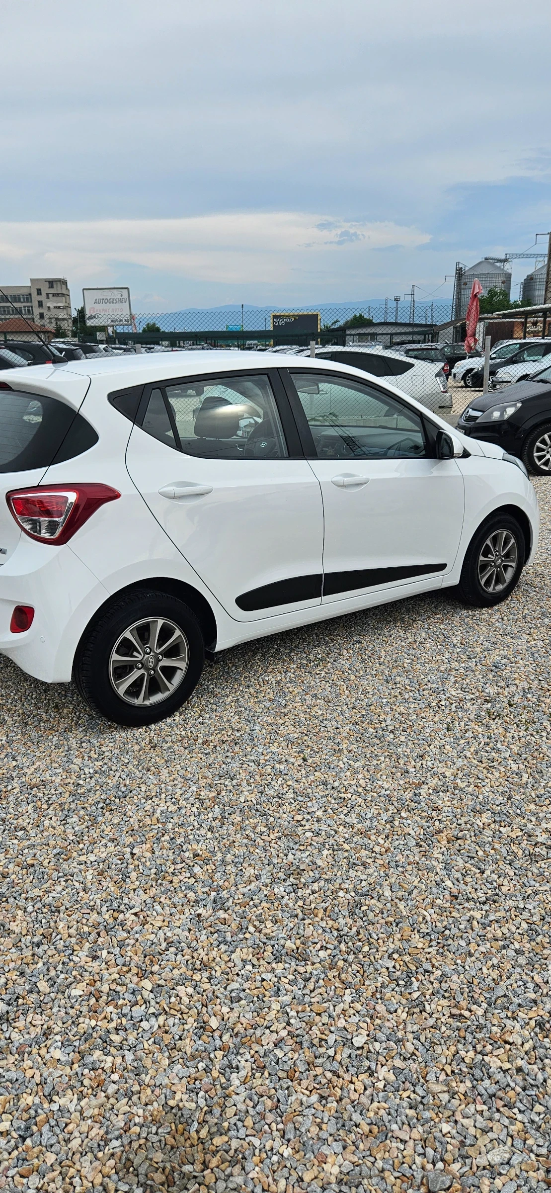 Hyundai I10 1.2 автомат 4 цилиндъра  - изображение 7