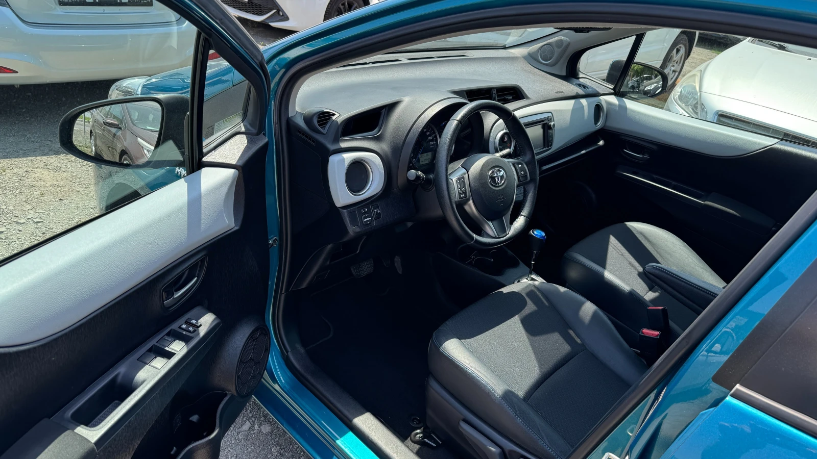 Toyota Yaris 1.5 HYBRID Внос ШВЕЙЦАРИЯ!LED, NAVI, Камера, Темпо - изображение 9