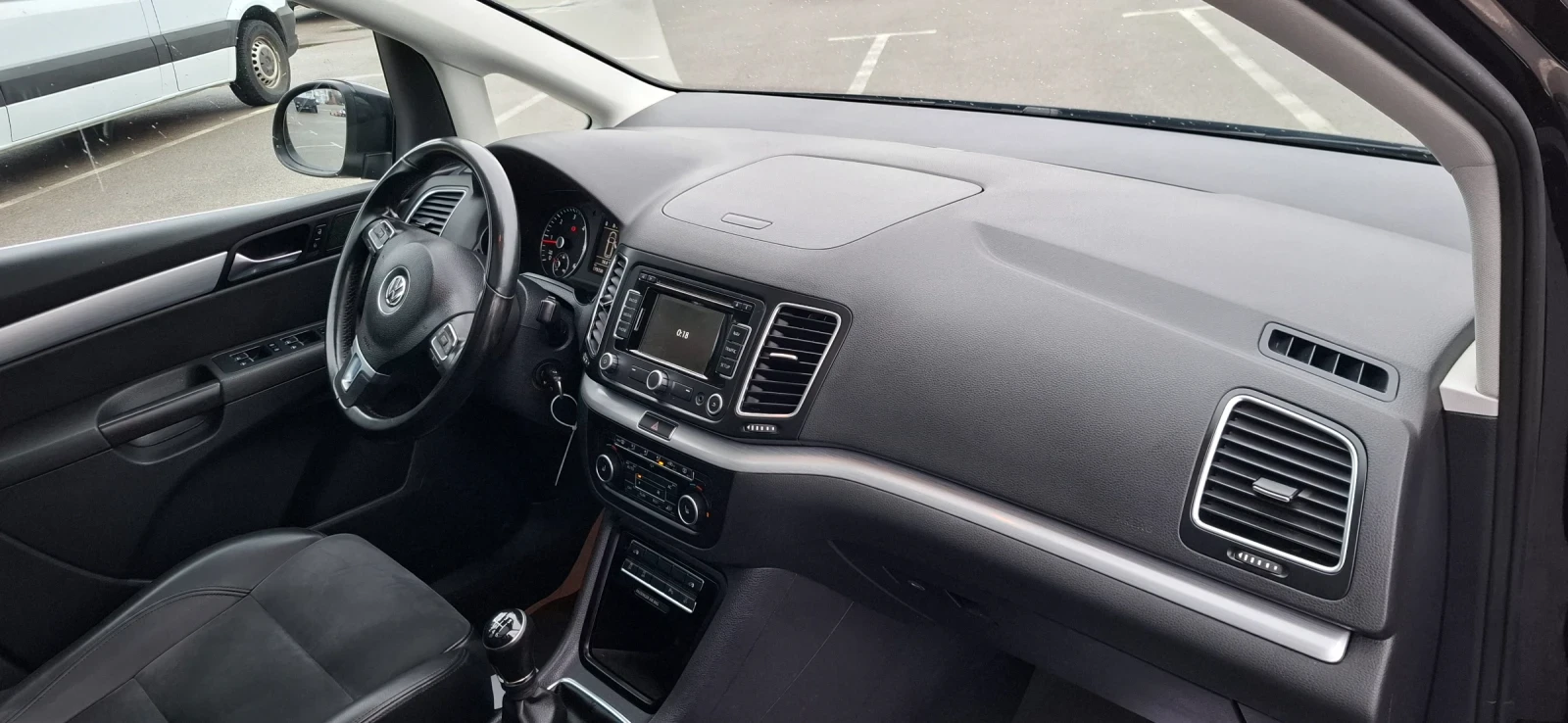 VW Sharan 2.0 High line  Панорама Алкантара Нави Ксенон  | Mobile.bg — изображение 11