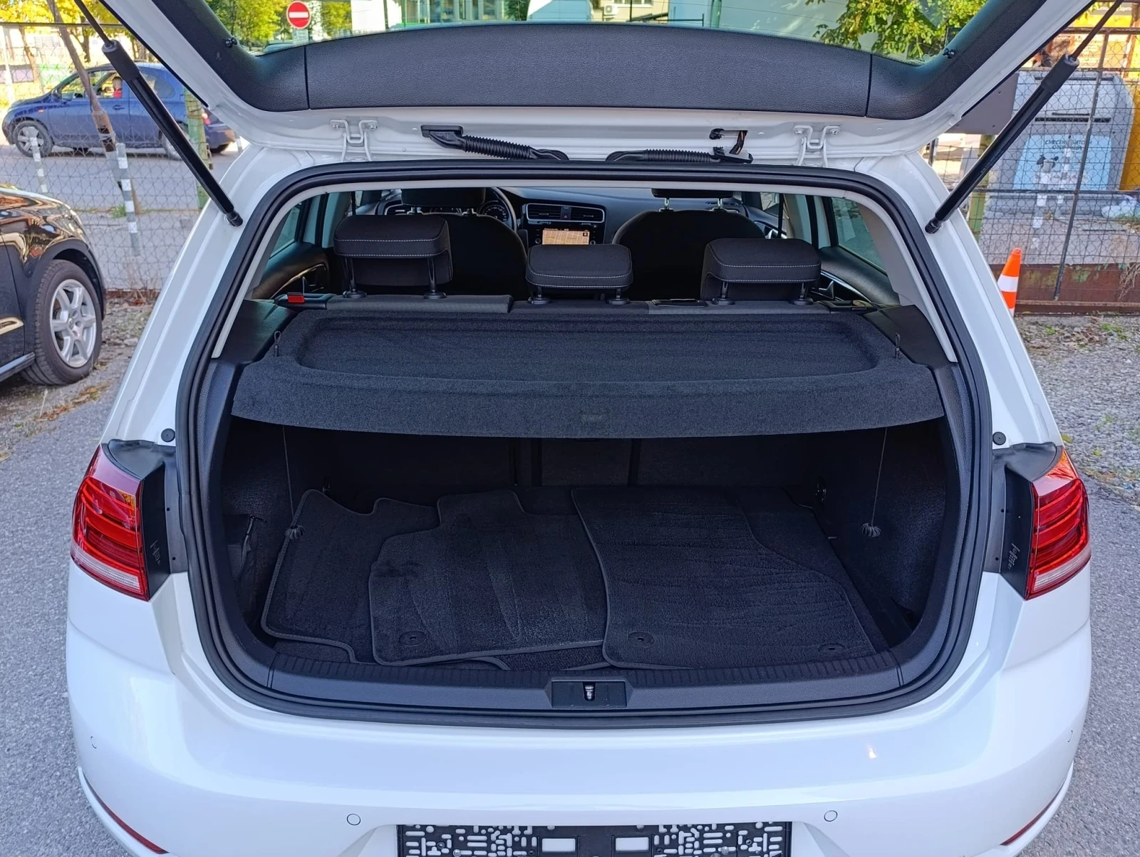 VW Golf  1.5 CNG  | Mobile.bg   15