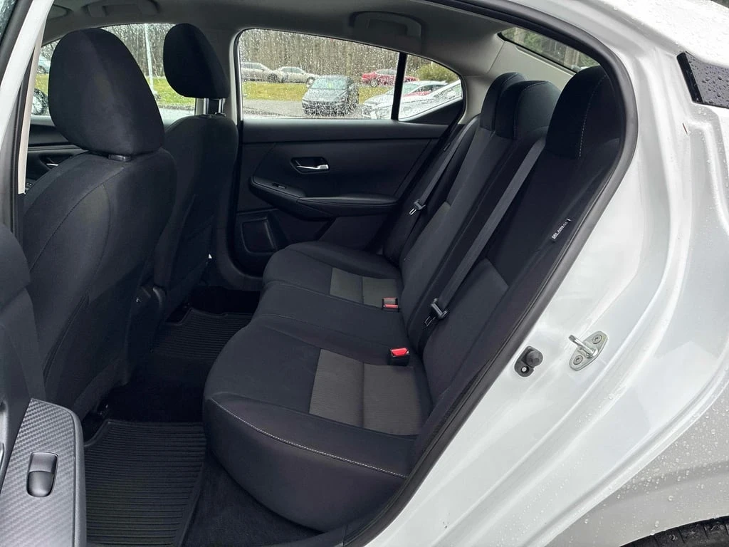 Nissan Sentra * SV * CARFAX *    | Mobile.bg   16