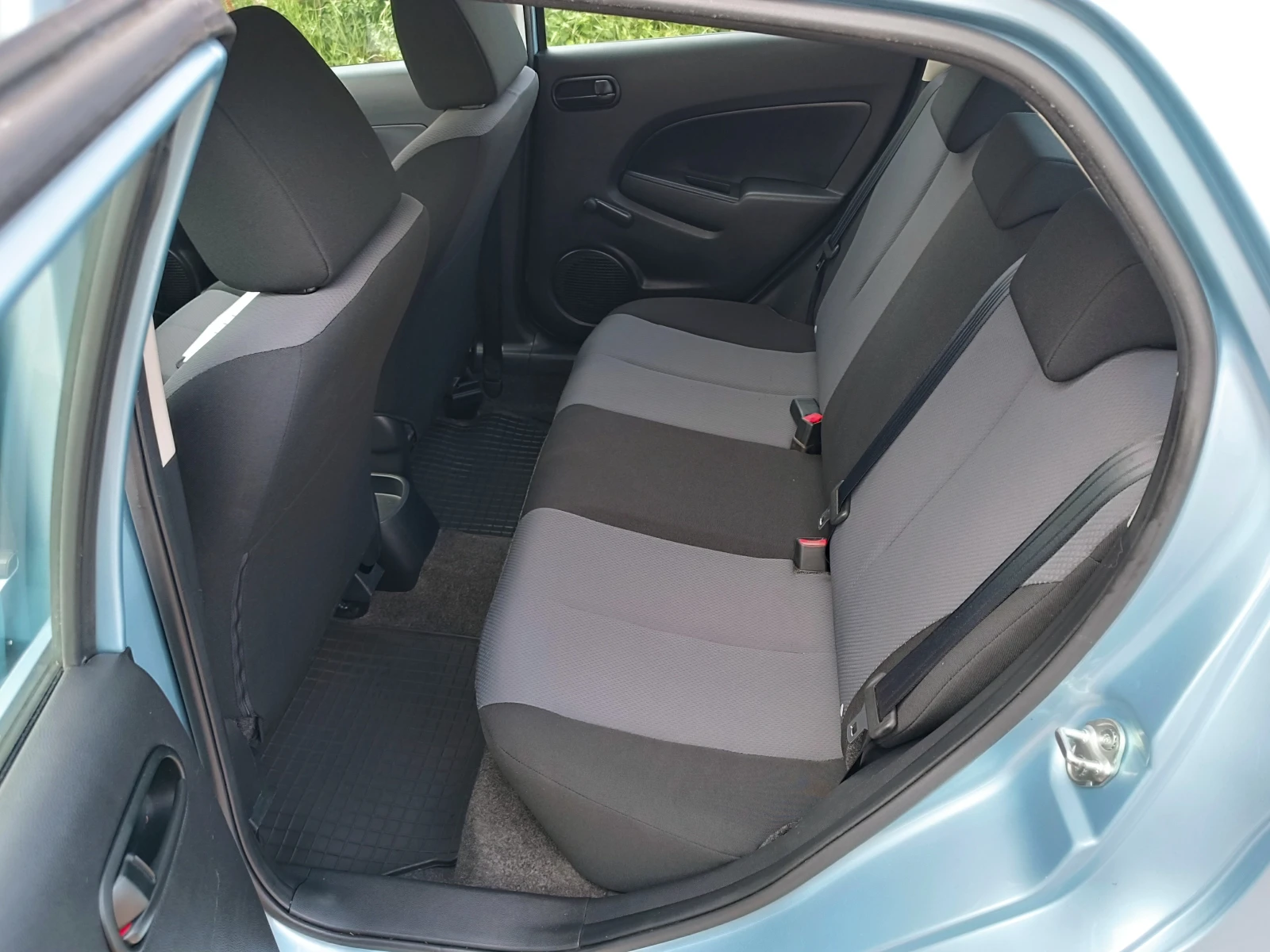 Mazda 2 1.3i - изображение 10