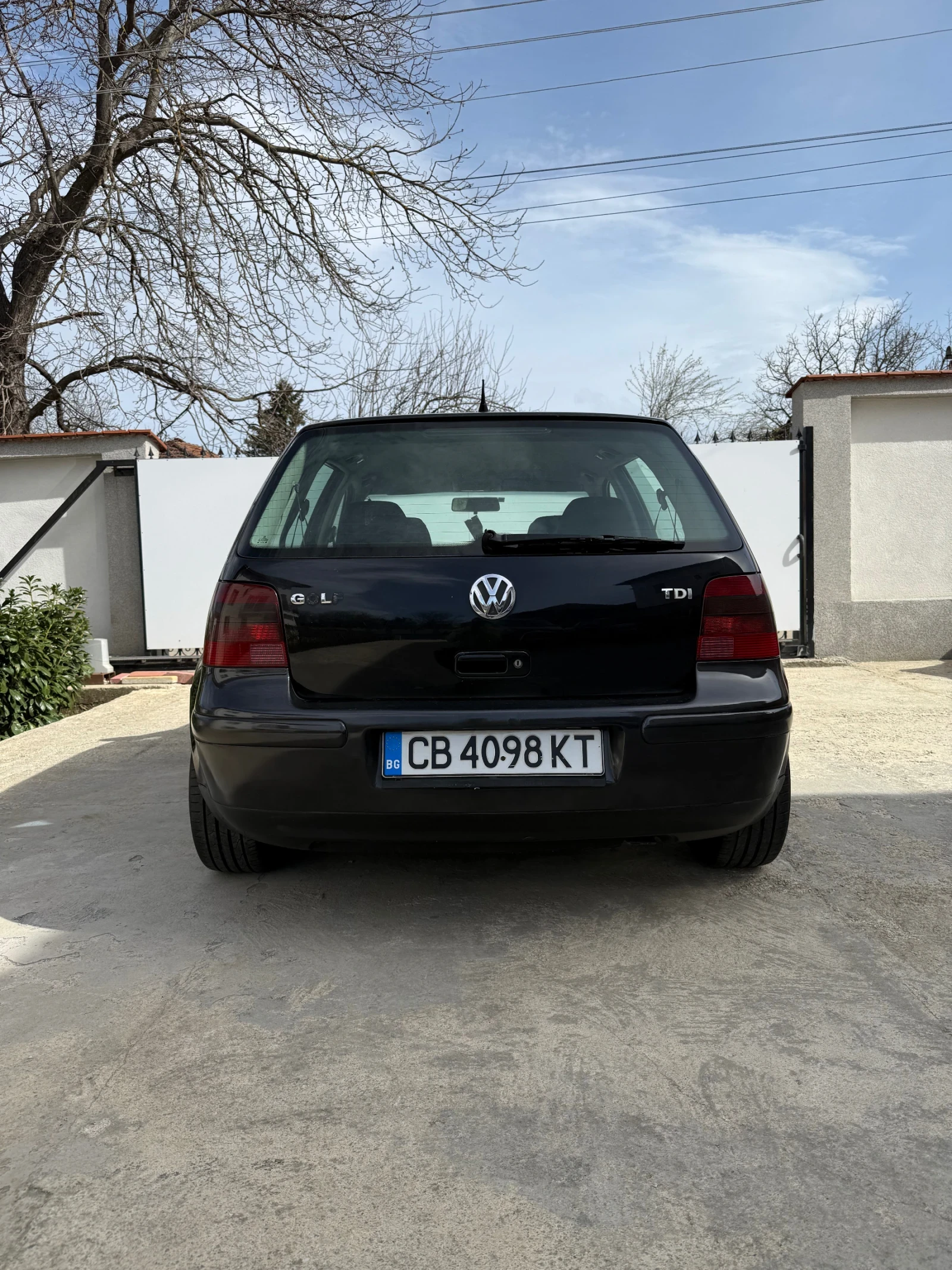 VW Golf 1.9 TDI, снимка 3 - Автомобили и джипове - 53772691