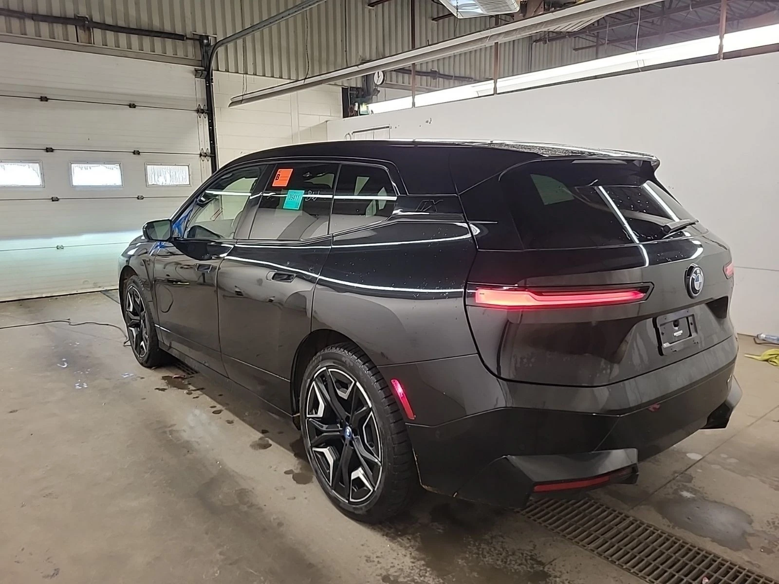 BMW iX XDRIVE40 АВТО КРЕДИТ, снимка 4 - Автомобили и джипове - 53962392