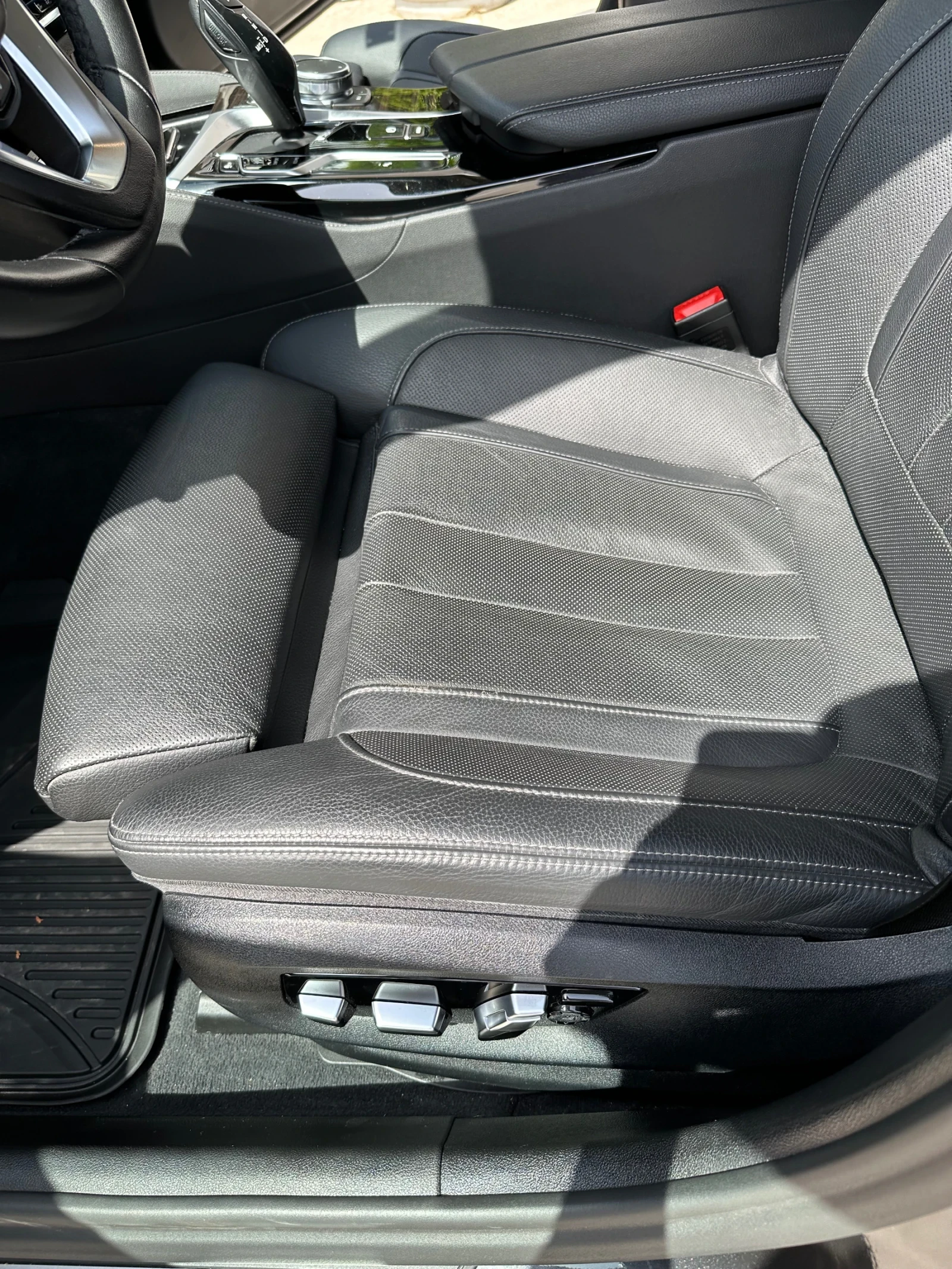 BMW 530 xDrive , снимка 14 - Автомобили и джипове - 54083957