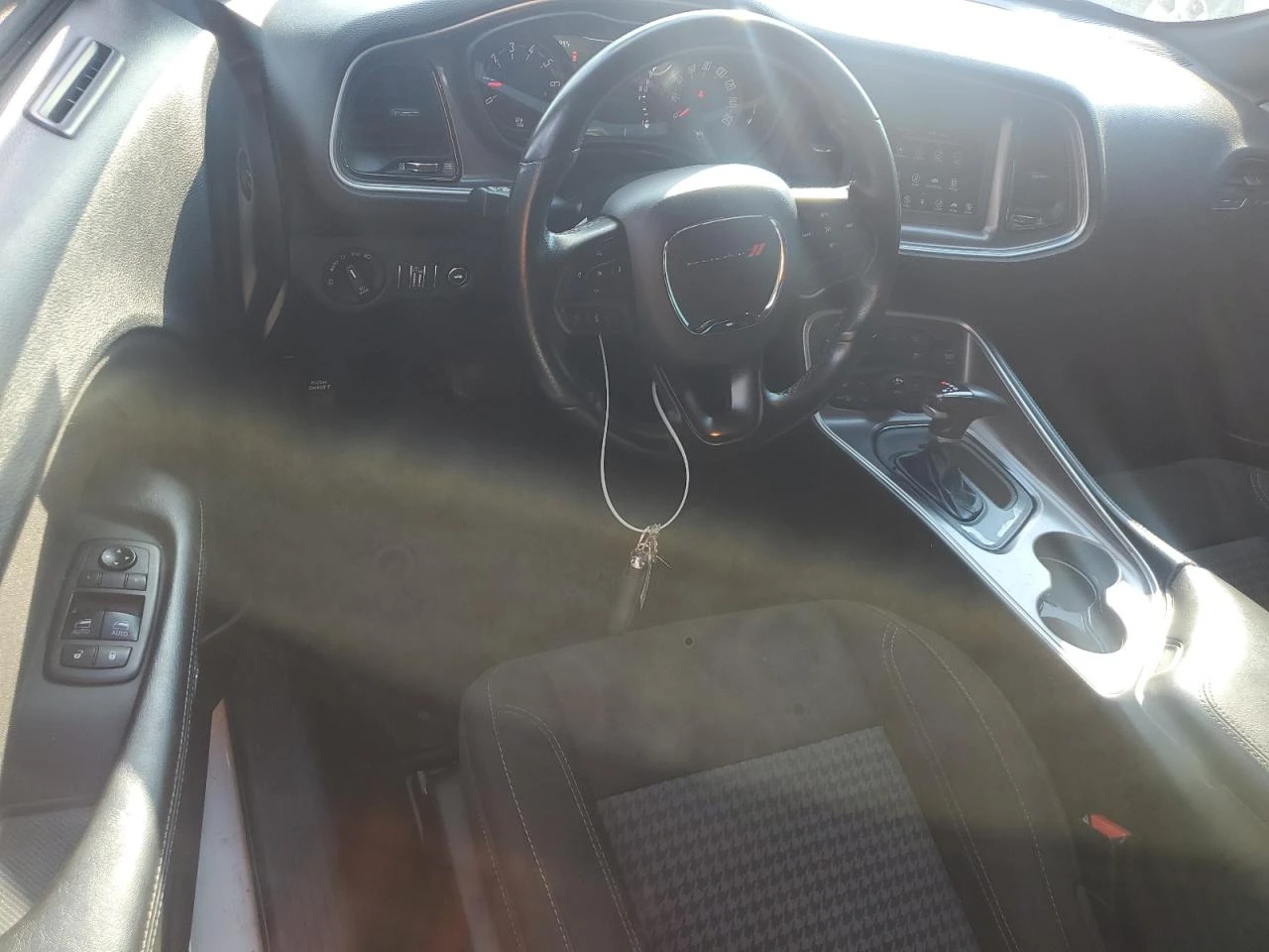 Dodge Challenger 3.6l Sxt, снимка 8 - Автомобили и джипове - 54416089