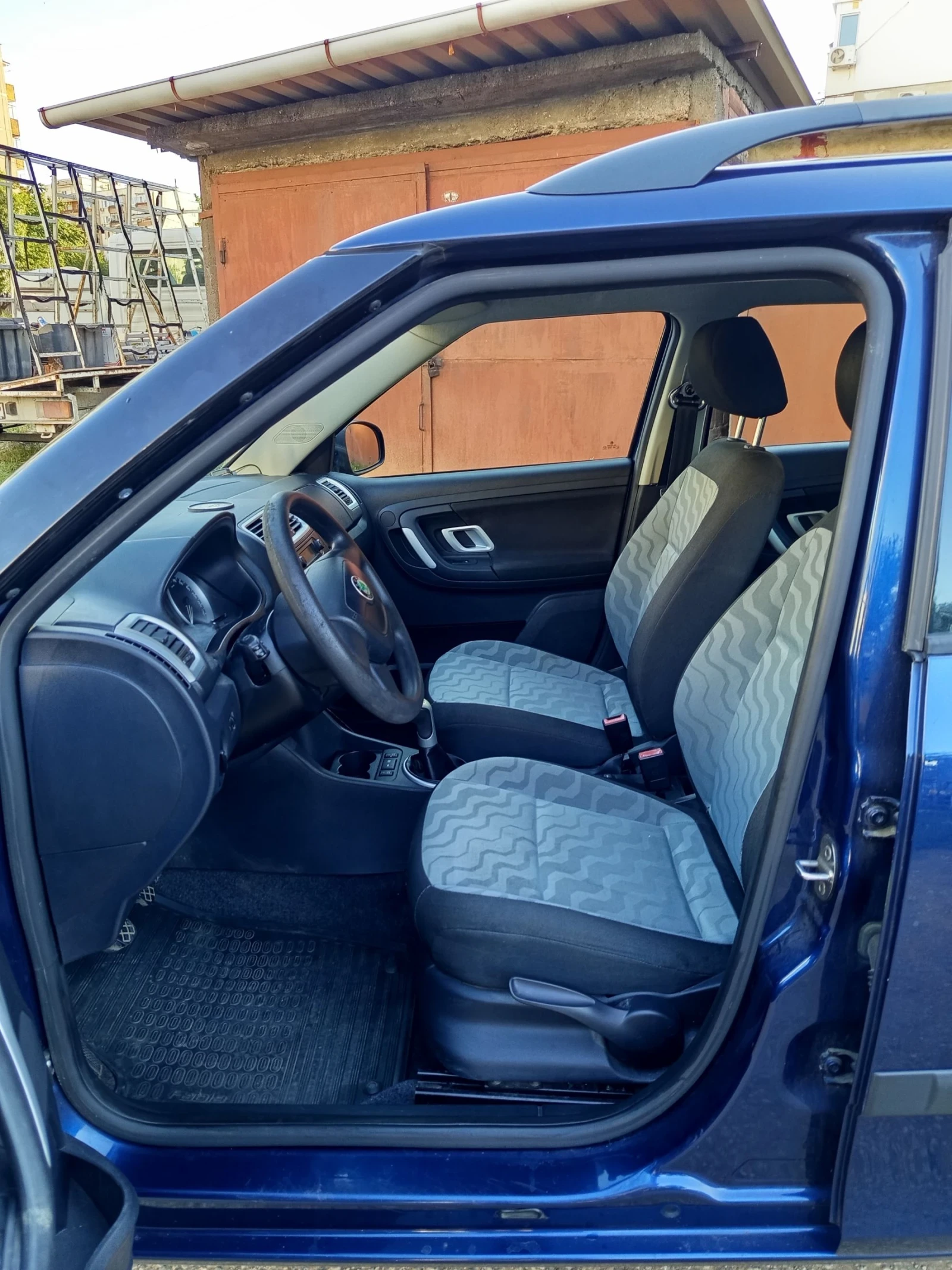Skoda Fabia 1.4i 16v, снимка 9 - Автомобили и джипове - 54895898