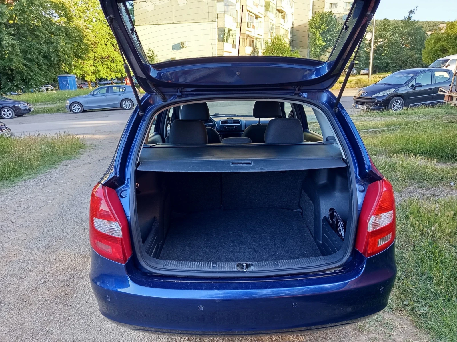 Skoda Fabia 1.4i 16v, снимка 13 - Автомобили и джипове - 54895898