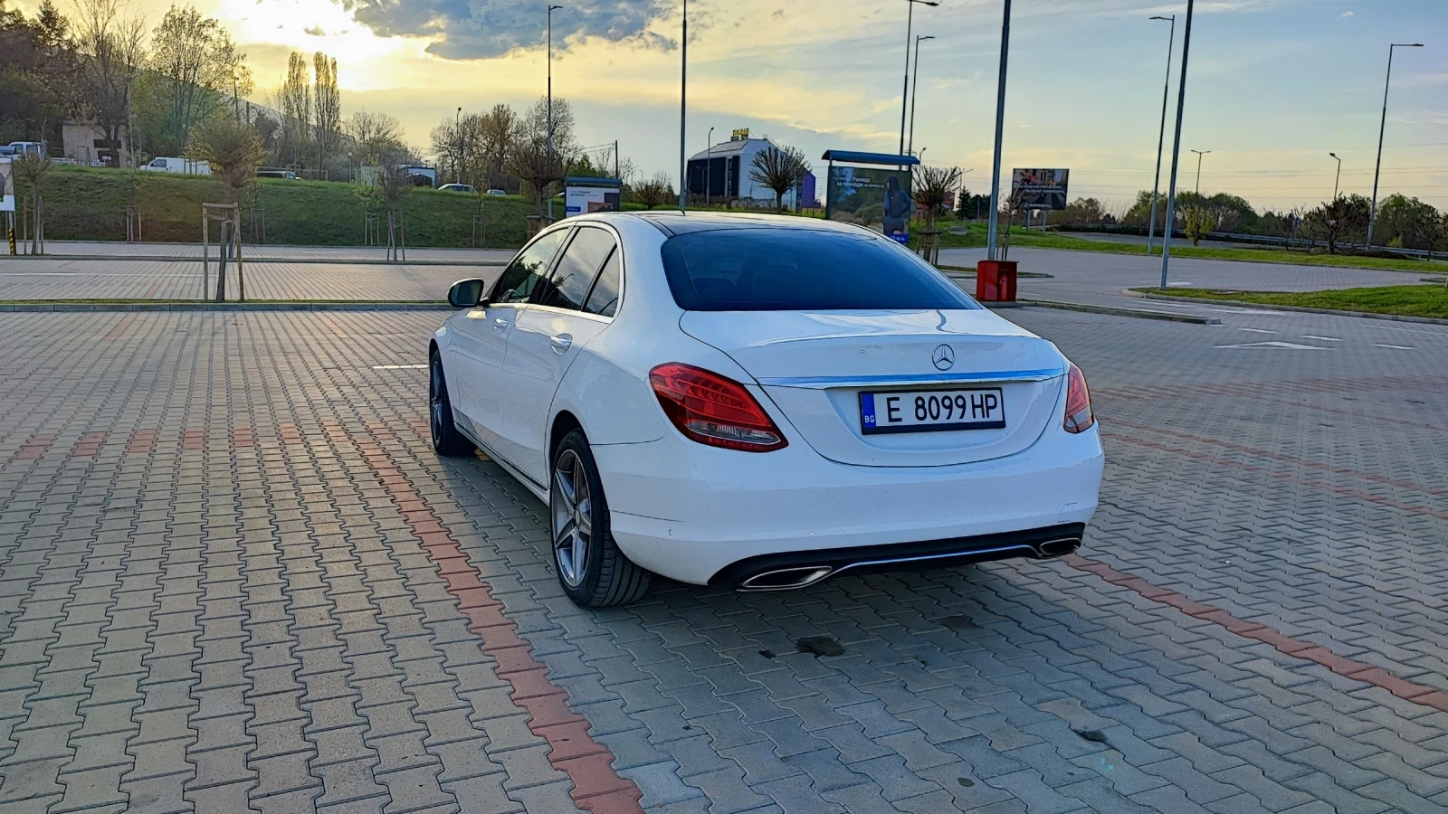 Mercedes-Benz C 300, снимка 8 - Автомобили и джипове - 54916632