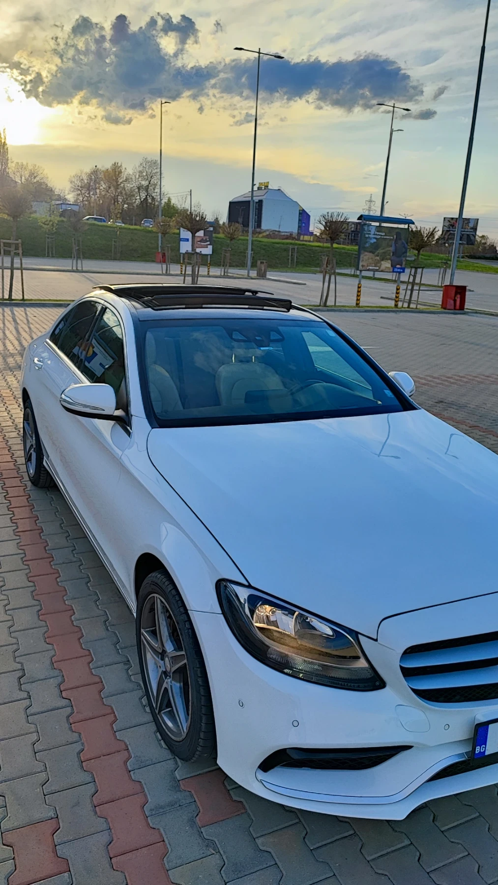 Mercedes-Benz C 300, снимка 15 - Автомобили и джипове - 54916632