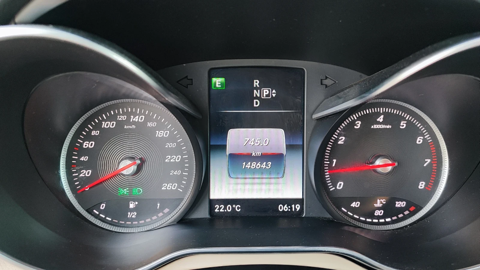 Mercedes-Benz C 300, снимка 12 - Автомобили и джипове - 54916632