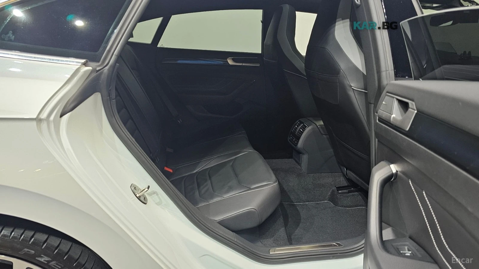 VW Arteon RLINE* 360 CAMERA* ОБДУХВАНЕ* ПОДГРЕВ* HEADUP, снимка 11 - Автомобили и джипове - 55729594