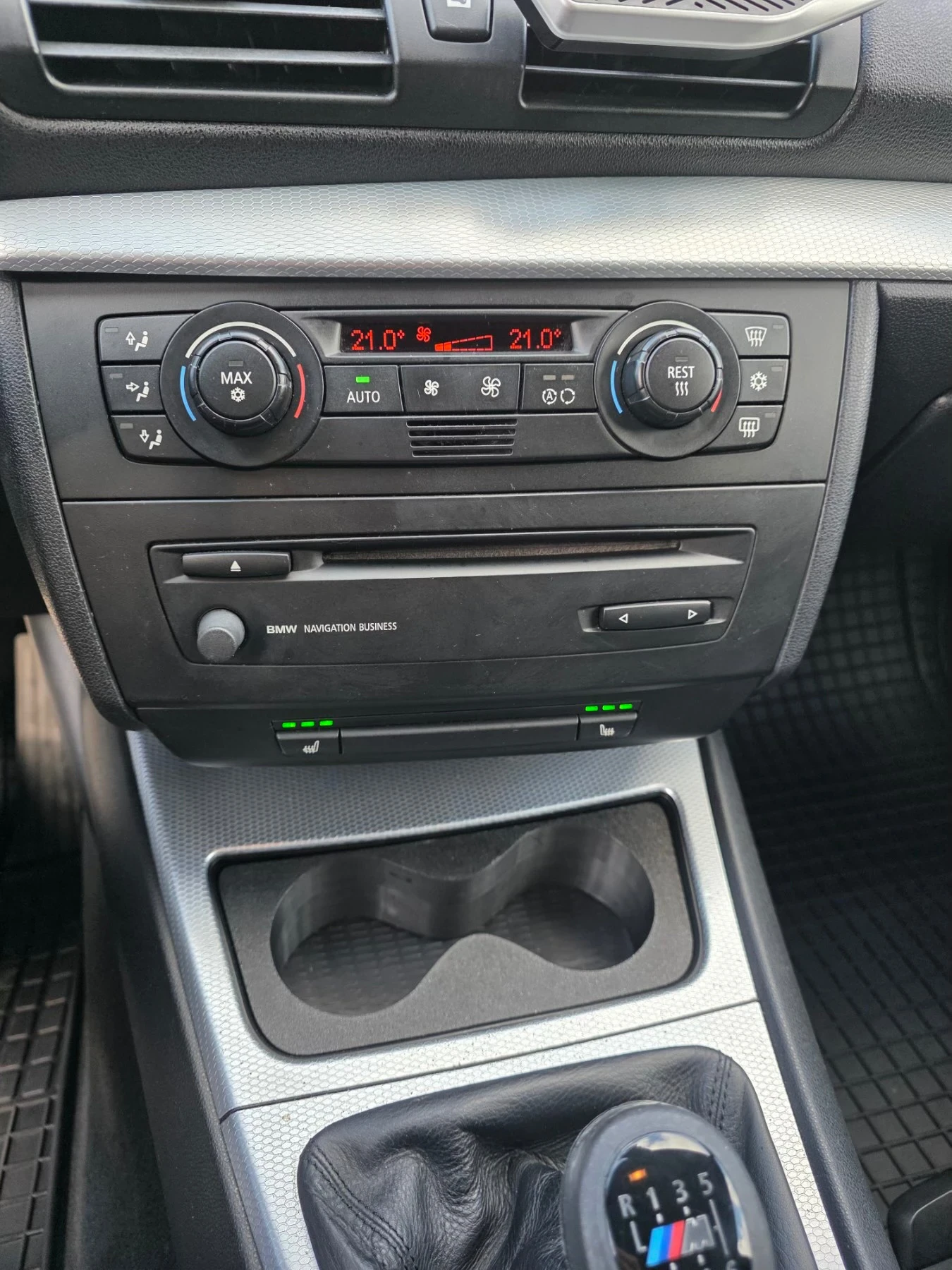 BMW 118, снимка 14 - Автомобили и джипове - 56296957