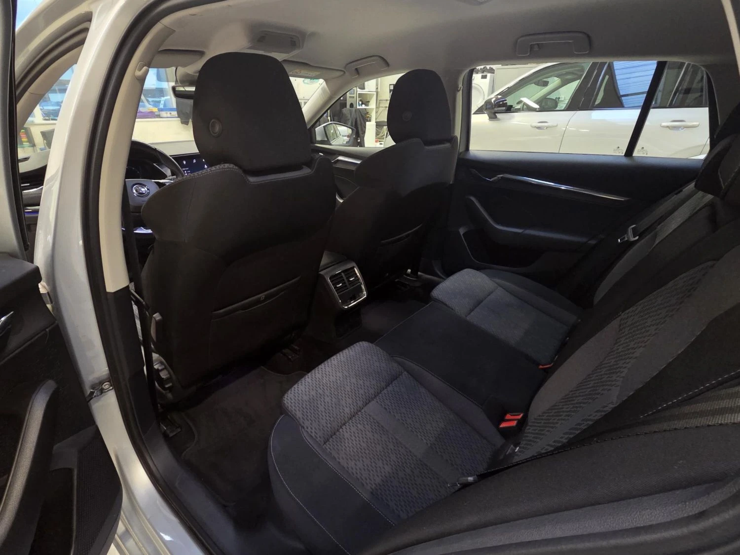 Skoda Octavia НЕТТО, снимка 11 - Автомобили и джипове - 56714914