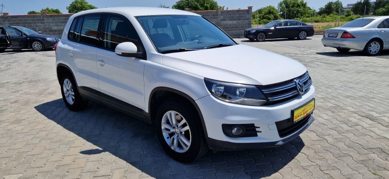 VW Tiguan 2.0 TDI NAVI , снимка 3 - Автомобили и джипове - 43193699