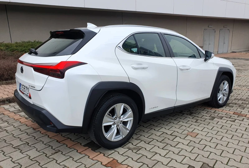 Lexus UX 250h, снимка 4 - Автомобили и джипове - 48309466