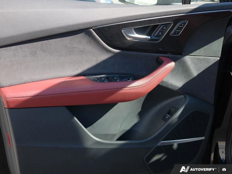 Audi SQ7  С РЕГИСТРАЦИЯ & АВТО КРЕДИТ , снимка 10 - Автомобили и джипове - 53257034