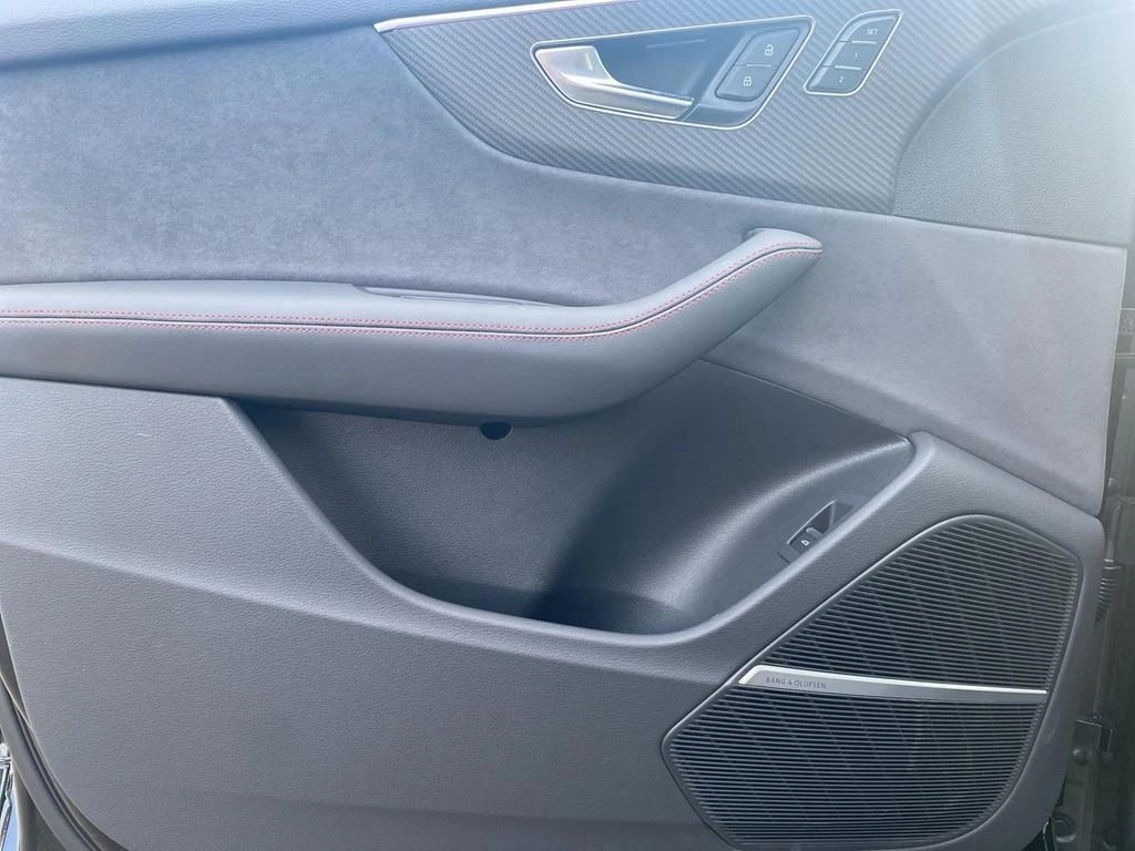 Audi SQ8 TFSI/FACELIFT/CARBON/B&O/PANO/MATRIX/S-SEATS/ - изображение 5