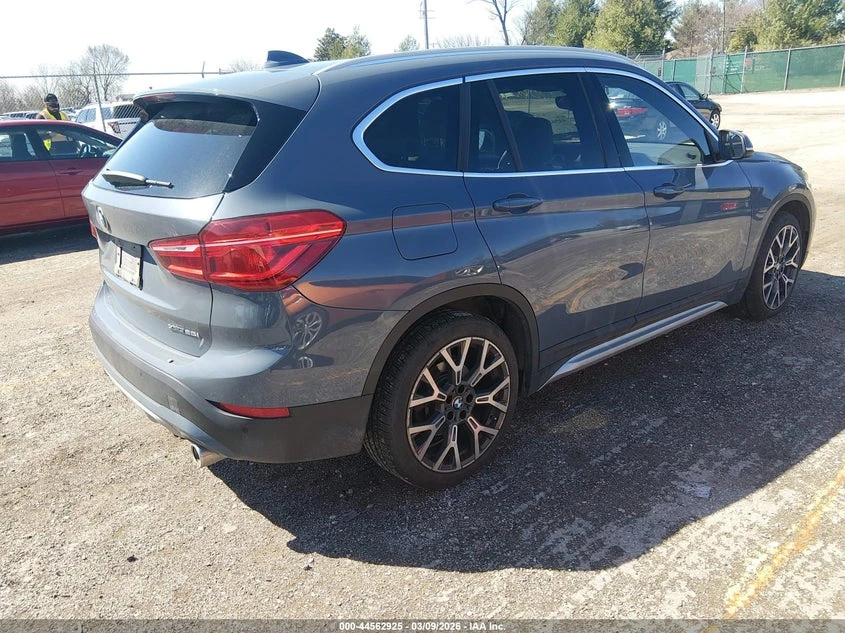 BMW X1 2.0l xDrive28I, снимка 4 - Автомобили и джипове - 54047383