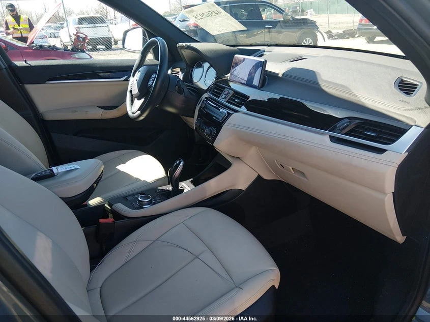 BMW X1 2.0l xDrive28I, снимка 5 - Автомобили и джипове - 54047383