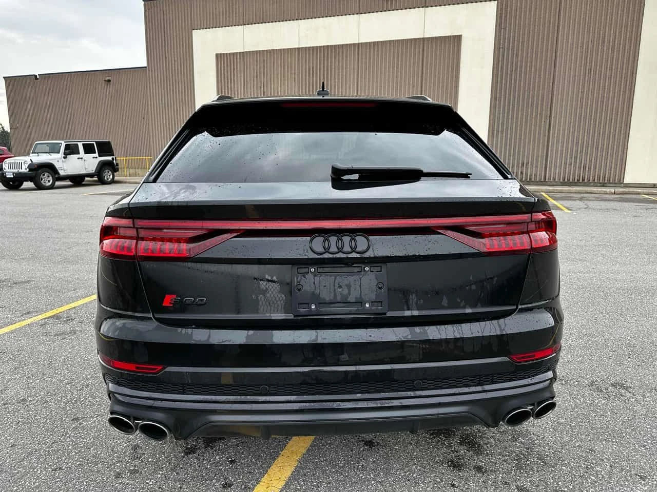 Audi SQ8 * ДИСТРОНИК* 360КАМЕРА* ПАНОРАМА* ПЕРФЕКТНО СЪСТОЯ, снимка 5 - Автомобили и джипове - 54213886