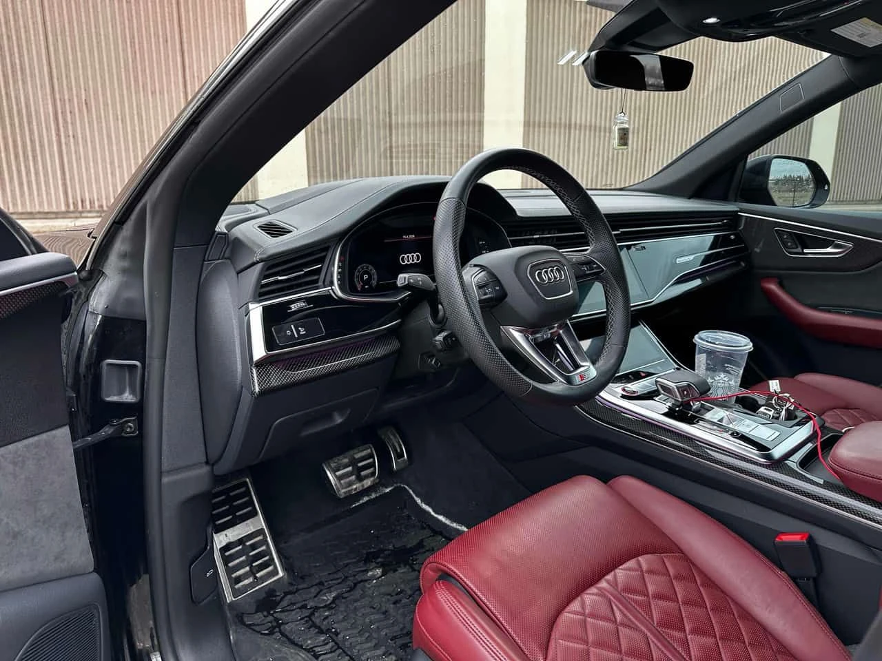 Audi SQ8 * ДИСТРОНИК* 360КАМЕРА* ПАНОРАМА* ПЕРФЕКТНО СЪСТОЯ, снимка 8 - Автомобили и джипове - 54213886