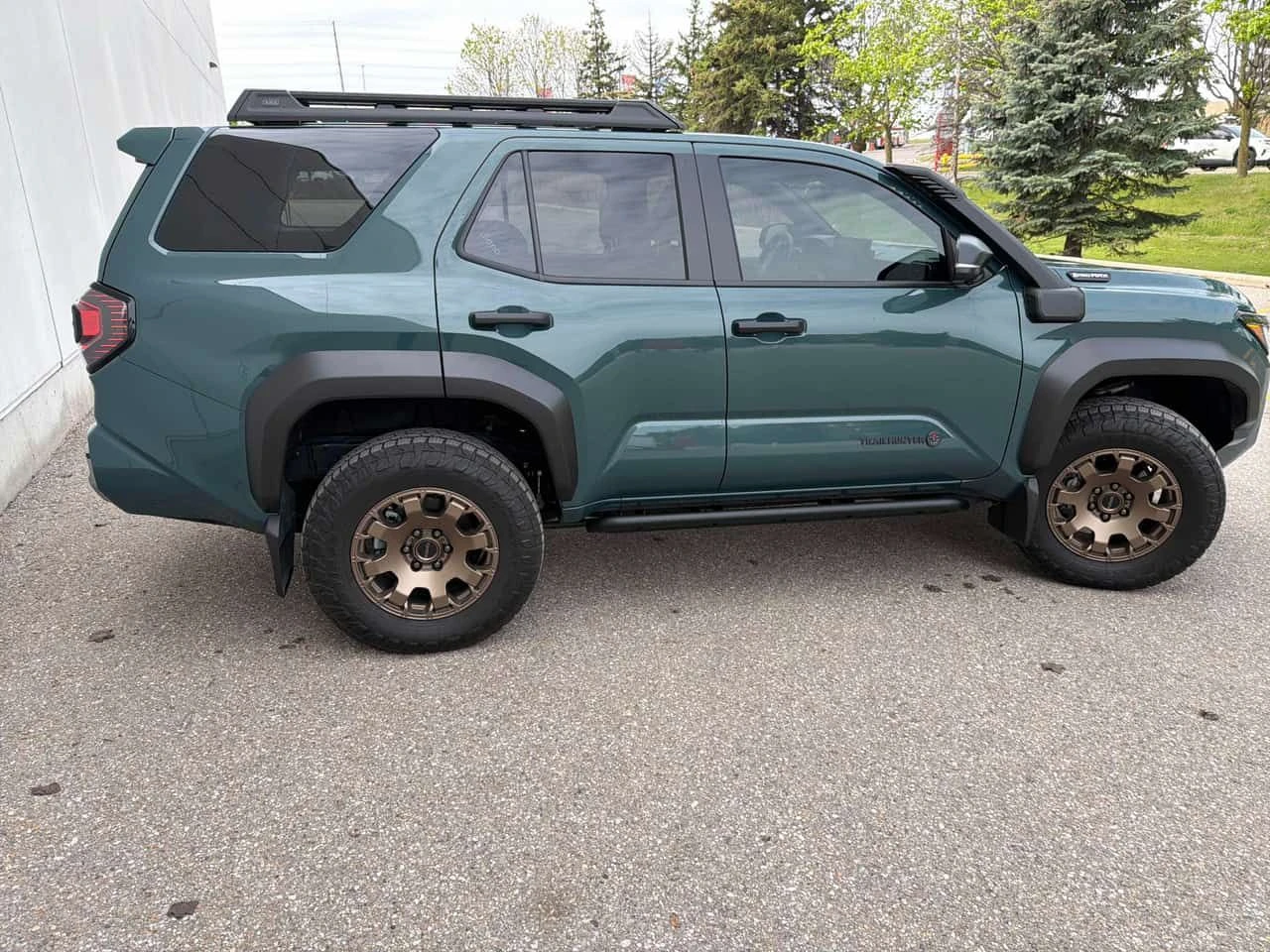 Toyota 4runner | Trailhunter | CARFAX | DISTRONIC | 360 | , снимка 3 - Автомобили и джипове - 54652535