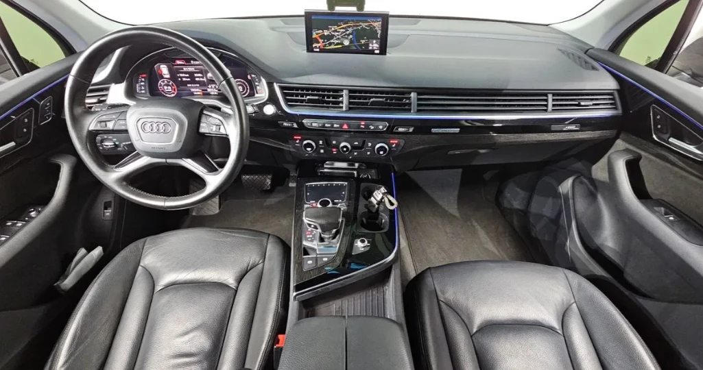 Audi Q7 * АВТО КРЕДИТ* ЦЕНА ДО БГ * Сервизна история * , снимка 5 - Автомобили и джипове - 55459727