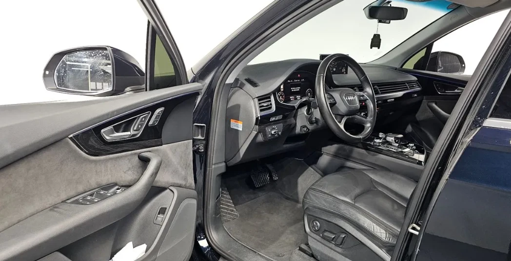 Audi Q7 * АВТО КРЕДИТ* ЦЕНА ДО БГ * Сервизна история * , снимка 4 - Автомобили и джипове - 55459727
