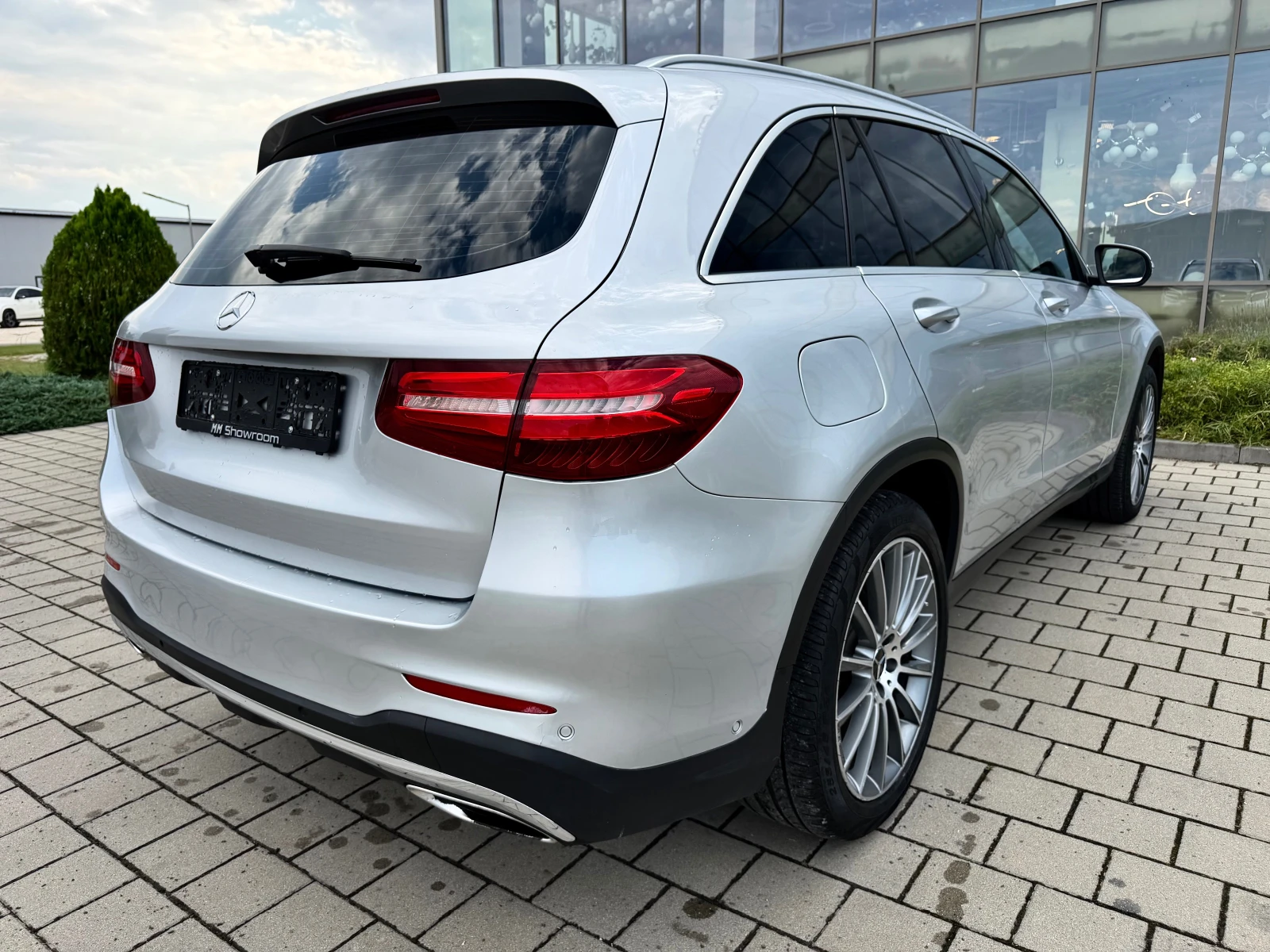 Mercedes-Benz GLC 250 AMG-4X4-КАМЕРА-ПАНОРАМА-ПАМЕТ-BURMASTER-LANE-ASIST, снимка 5 - Автомобили и джипове - 55642598
